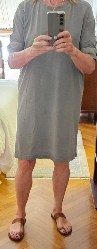 Vestido camiseta ZARA talla única verde oliva