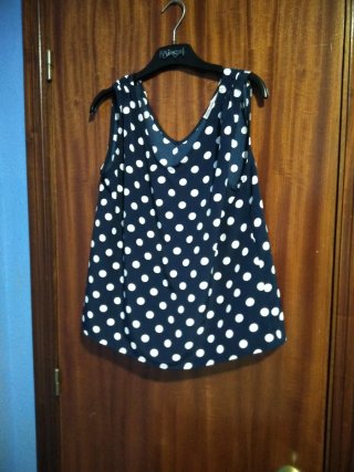Blusa tirantes lunares azul y blanco Talla M