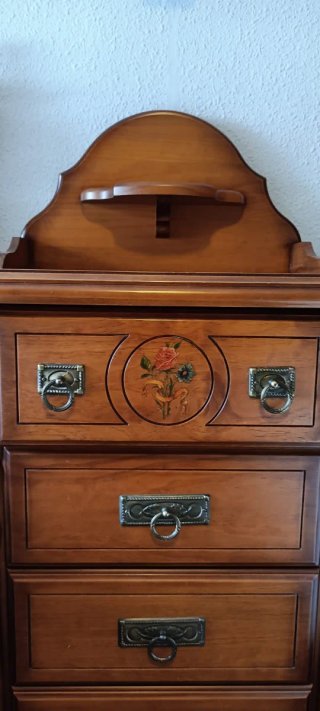 Cabeceros y mesita de madera maciza