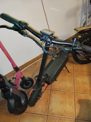Patinete Eléctrico con Luz Frontal