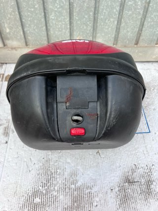 Cofre Givi Negro/Rojo sin base