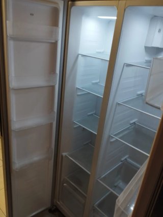 Nevera de dos puertas marca OK. como nueva