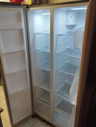 Nevera de dos puertas marca OK. como nueva