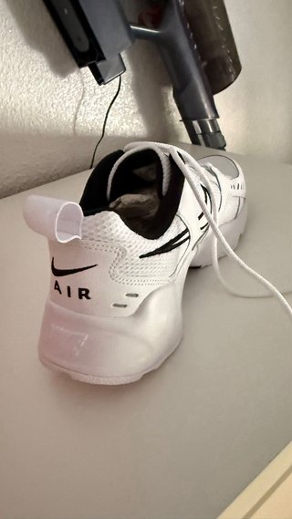 Nike Air Heights Talla 42 - Un Uso