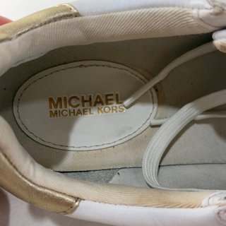 Zapatillas Michael Kors Blancas y Doradas