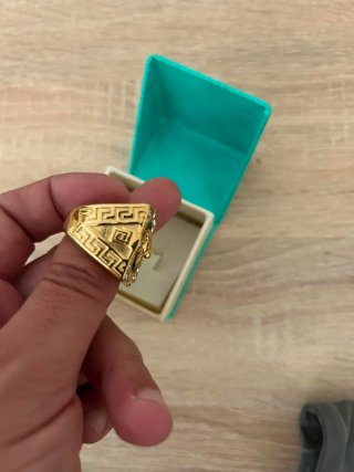 Anillo Sello León Versace Dorado Negro