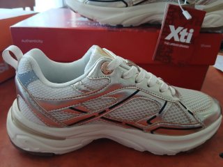 Zapatillas Xti Lace-up Deportivas Doradas