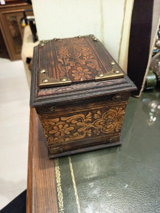 Caja Baúl Decorada Madera y Metal