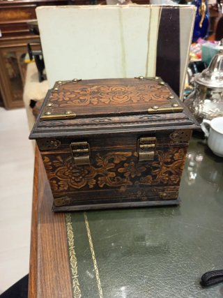 Caja Baúl Decorada Madera y Metal