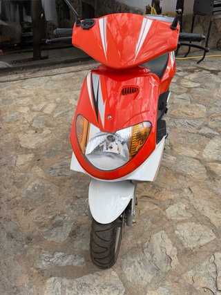 Daelim Scooter 49cc Naranja/Blan  Caraquiz (Uceda)