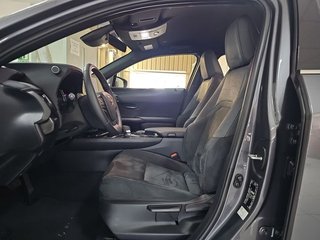 Lexus UX 2.0 300h UX Plus