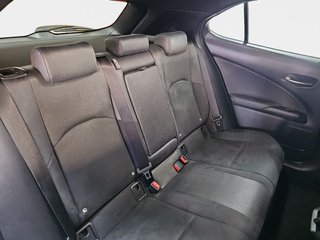 Lexus UX 2.0 300h UX Plus