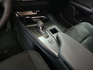 Lexus UX 2.0 300h UX Plus