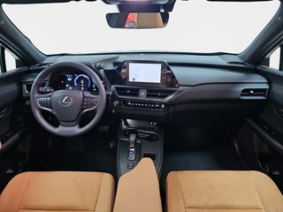Lexus UX 2.0 300h UX Plus