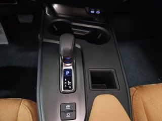 Lexus UX 2.0 300h UX Plus