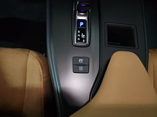 Lexus UX 2.0 300h UX Plus
