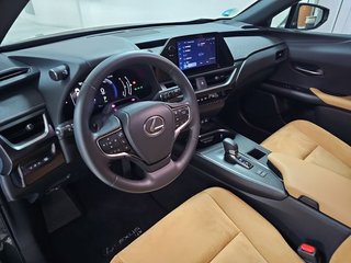 Lexus UX 2.0 300h UX Plus