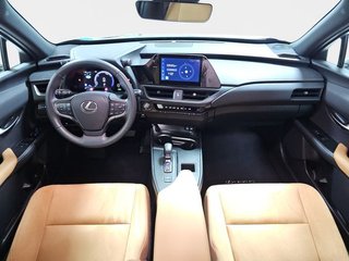 Lexus UX 2.0 300h UX Plus