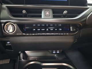 Lexus UX 2.0 300h UX Plus