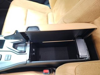 Lexus UX 2.0 300h UX Plus