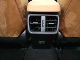 Lexus UX 2.0 300h UX Plus