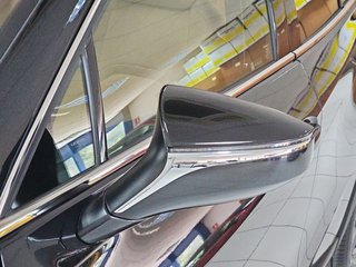 Lexus UX 2.0 300h UX Plus
