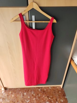Vestido Rojo Zara Talla L aunque es ajustado