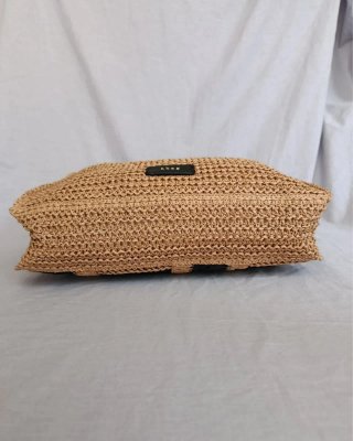 Bolso Shopper Rafia Trenzado Camel y Negro