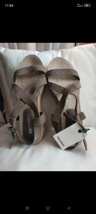 Sandalias Pull&Bear mujer beige/marrón plataforma.