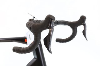 Bicicleta BMC Roadmachine 01 Four Di2 11V t.58 Reacondicionada