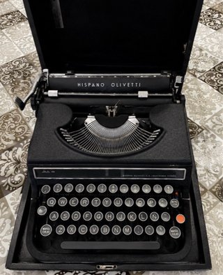 Máquina de escribir Hispano Olivetti Studio 46