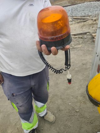 Luz de emergencia naranja
