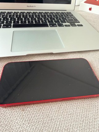 Pack iPhone 13 RED 256GB + MacBook Air 13"