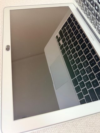 Pack iPhone 13 RED 256GB + MacBook Air 13"