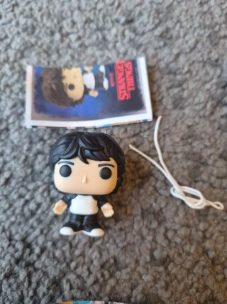 Figura Funko Kinder Joy Stranger Things Mike