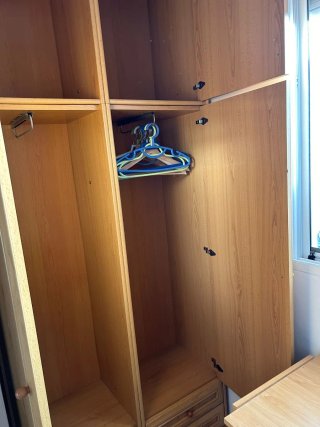 Armario de madera 4 puertas y 4 cajones