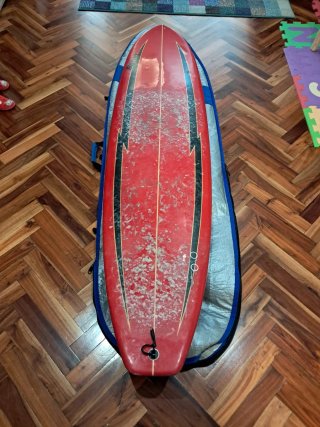 Vendo Tabla de fibra de 7 pies (40litros aprox).