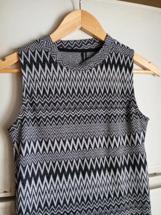 Blusa sin mangas Stradivarius zigzag