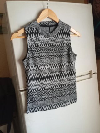 Blusa sin mangas Stradivarius zigzag