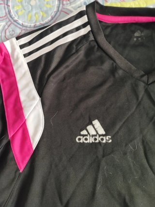 Camiseta Real Madrid Adidas Negra y rosa