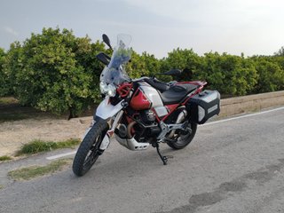 Moto Guzzi V85TT Centenario 12.000 km