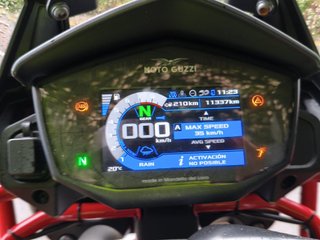 Moto Guzzi V85TT Centenario 12.000 km