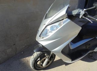 Peugeot 7835 bisagra asiento izquierdo satelis 125