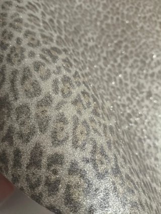 Piel de vacuno grabada y forrada