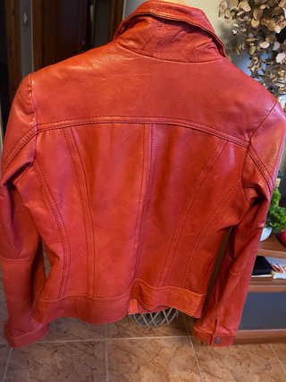Chaqueta de piel Bershka roja Talla S
