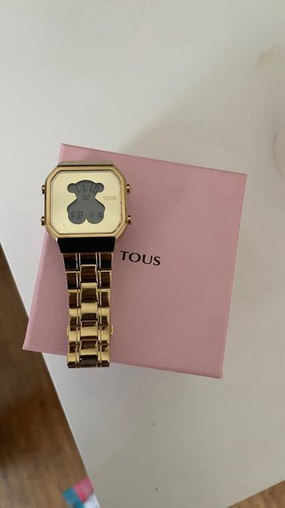 Reloj Tous Dorado resistente al agua