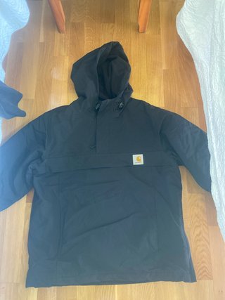 Chaqueta Carhartt Negra con Capucha