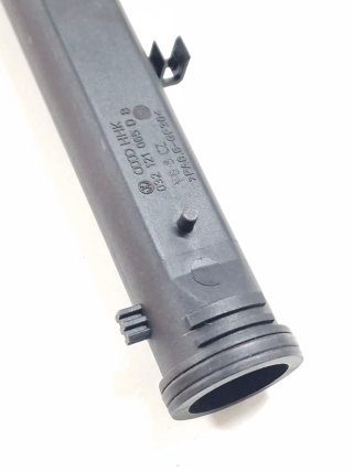 Tubo radiador refrigerante VOLKSWAGEN 032121065D
