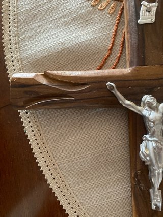 Crucifijo de Madera y Metal