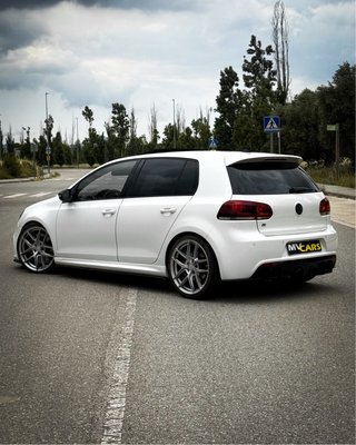 Volkswagen Golf R20 DSG